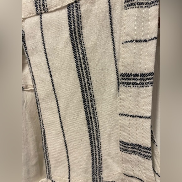 Akemi + Kin Anthropologie linen dress size 4 - buttons down side - with pockets - Picture 7 of 10